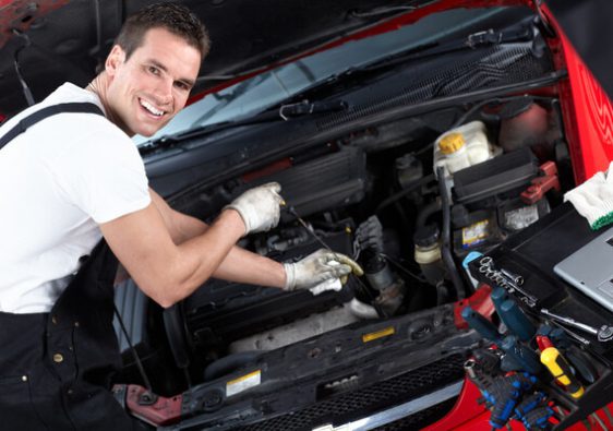 Nettoyage du moteur : les erreurs à éviter et les étapes à suivre