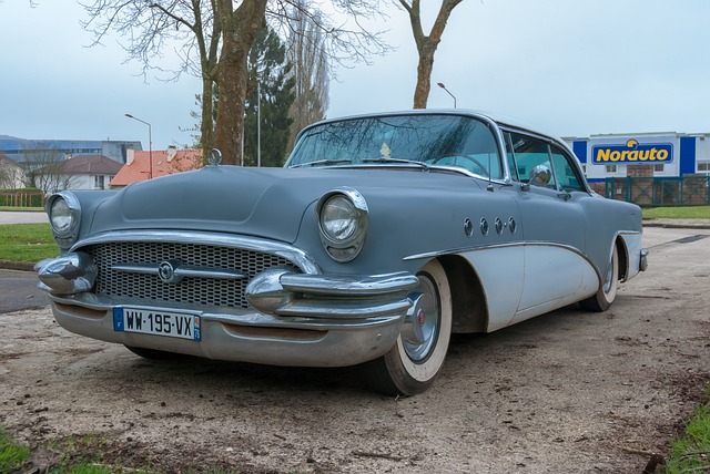 Carrosserie de voiture ancienne restaurée